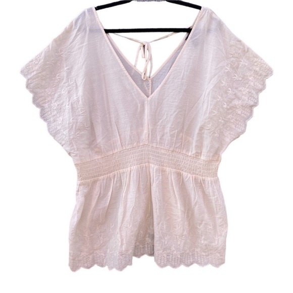 Torrid Embroidered Scallop Trim V Neck Floral Blouse Sz 3 - Picture 1 of 10